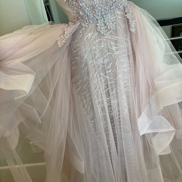 New tiered Princess gown/dress - Picture 7 of 11